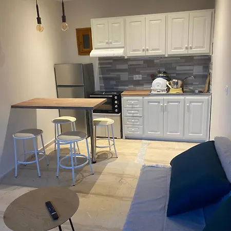 Helen's Apartments&studios *