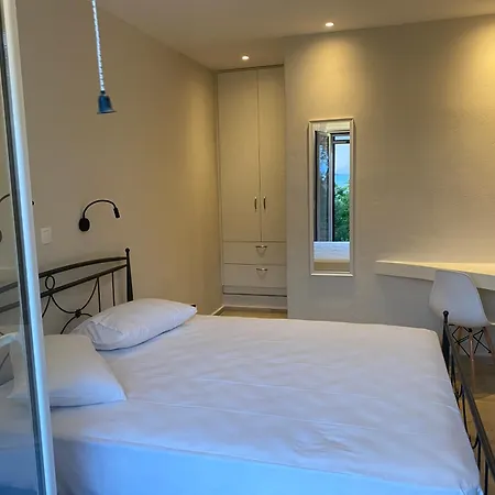 Helen's Apartments&studios Dassia (Corfu)
