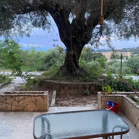 Helen's Apartments&studios Dassia (Corfu)