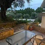 Helen's And Lägenhet Dassia (Corfu)